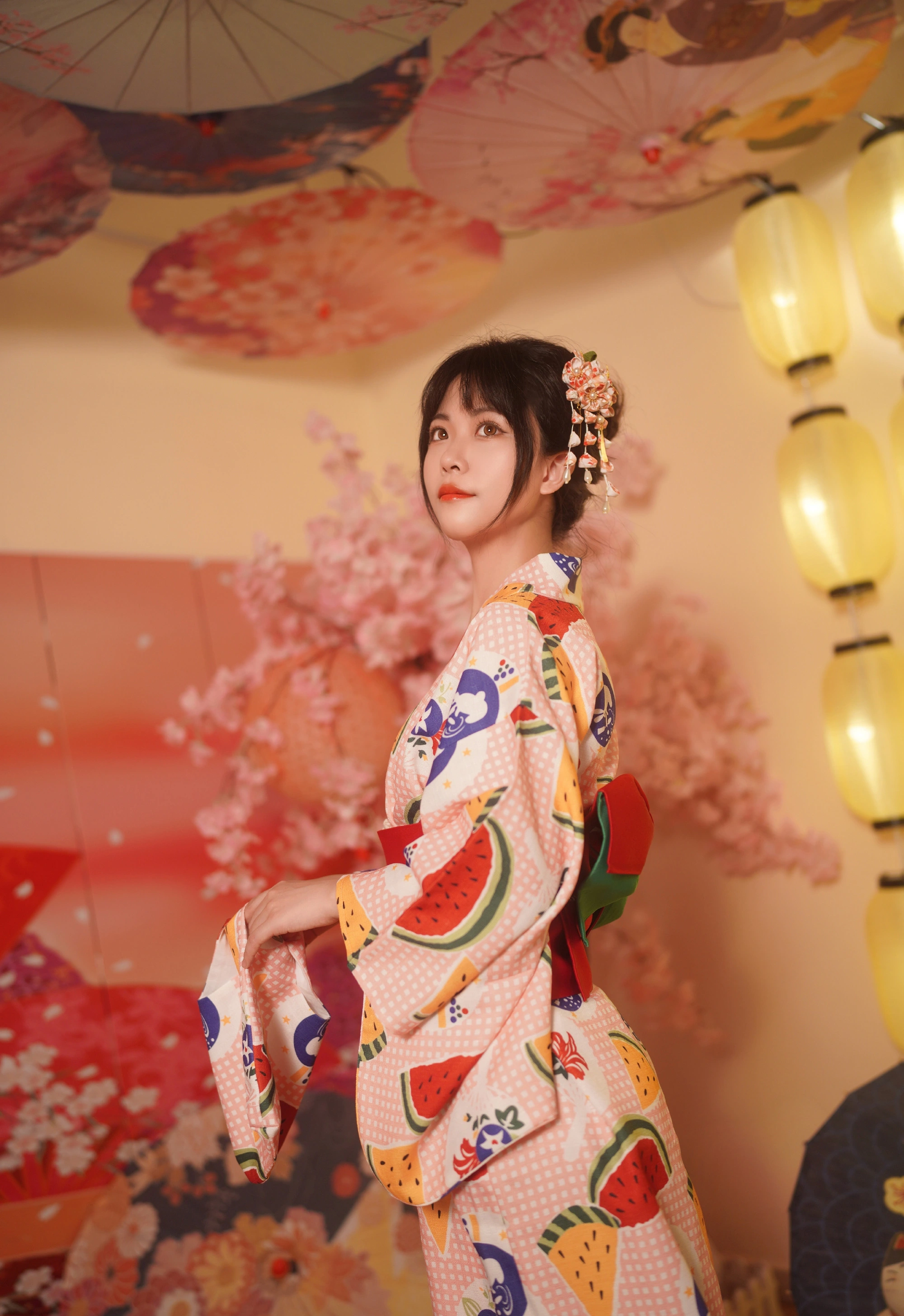 西瓜浴衣  夏日和服少女写真-无界