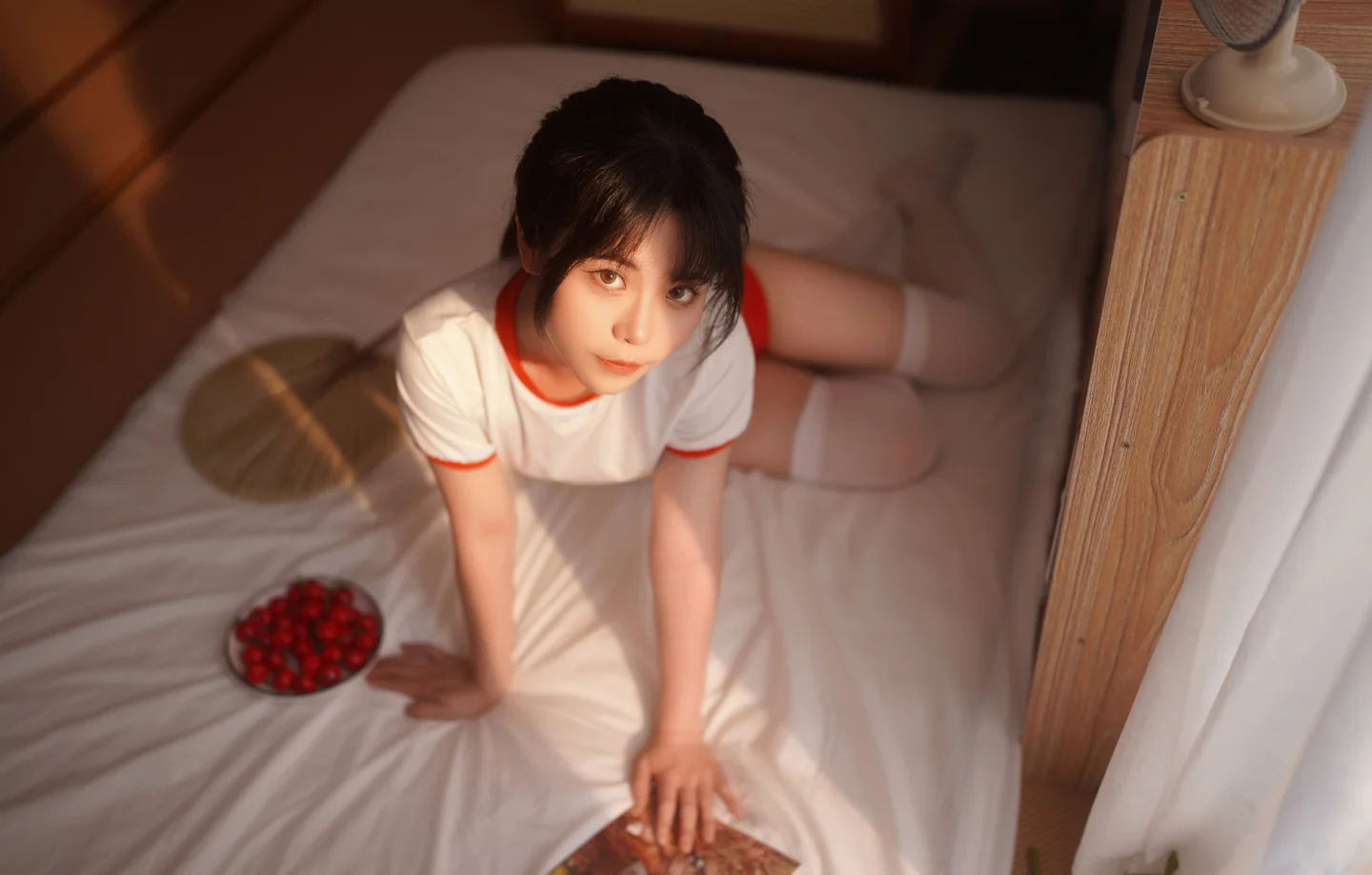 少女写真  红色体操服