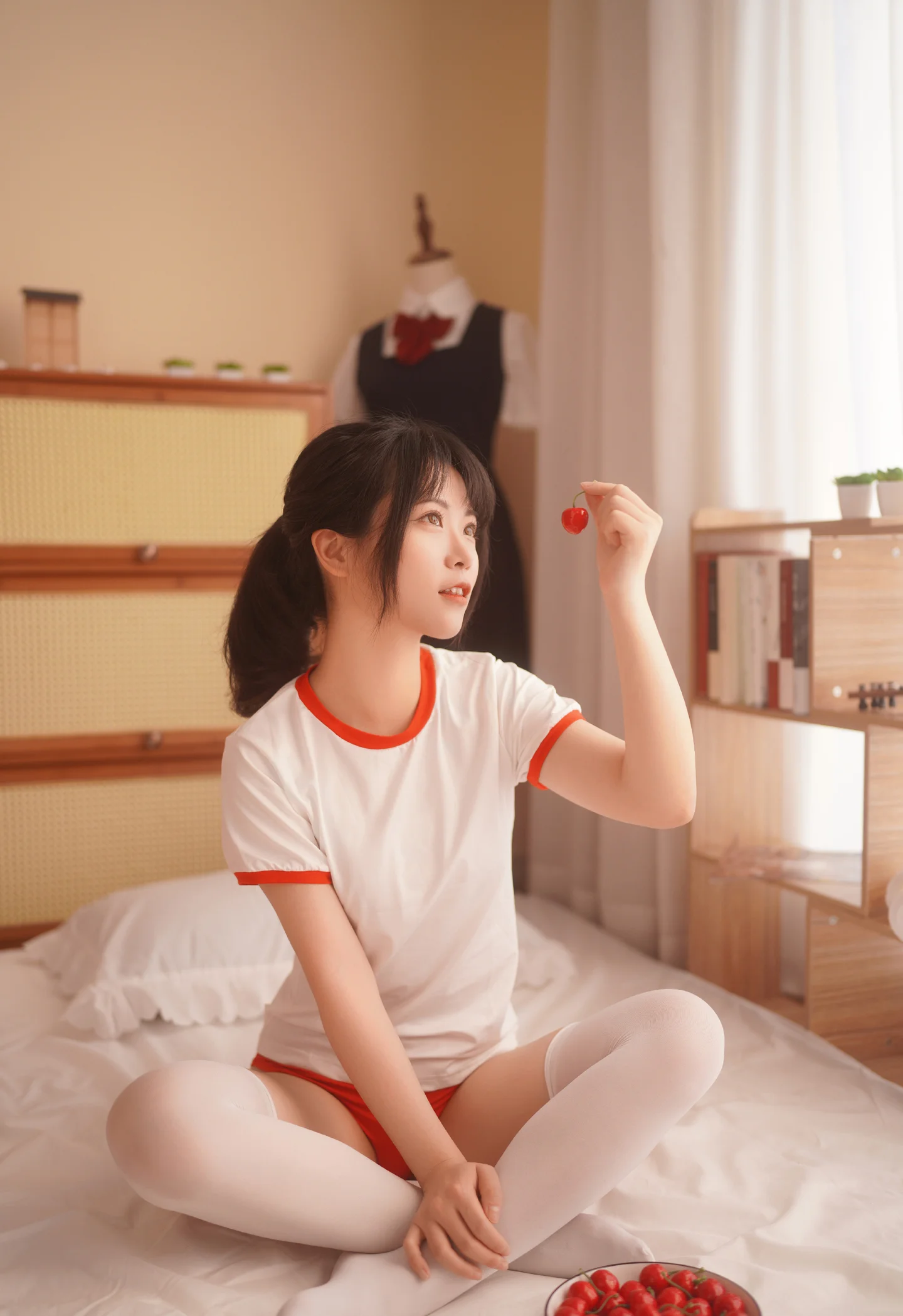 少女写真  红色体操服