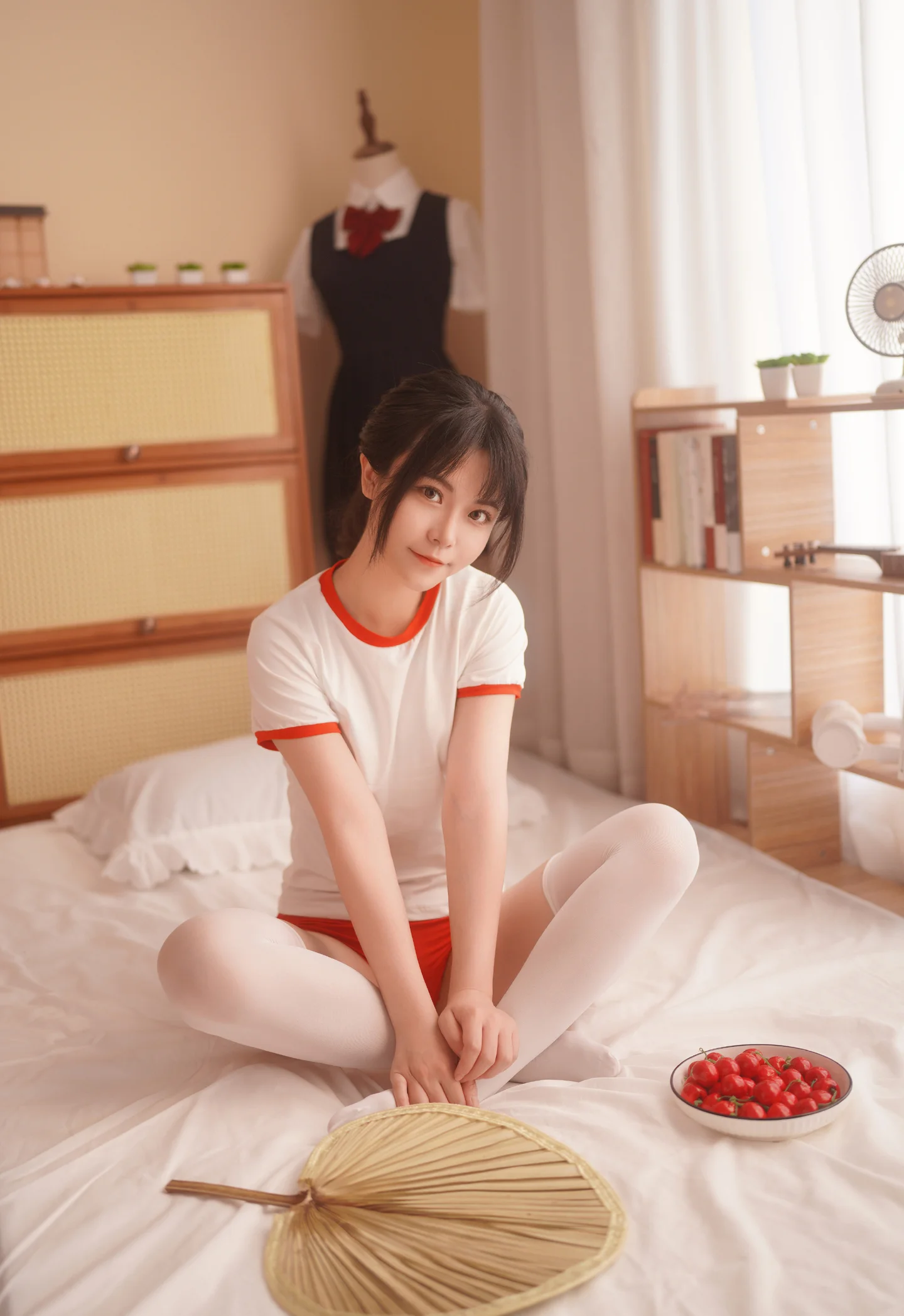 少女写真  红色体操服